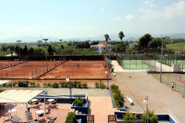 Overview of Club de Tenis Oliva